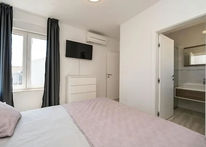 Marita Zadarvillas Villa *