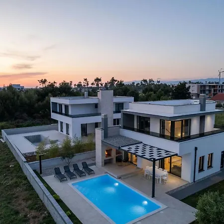 וילה Marita Zadarvillas